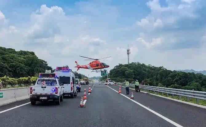 鹤城区高速公路汽车救援案例