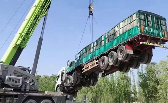鹤城区道路脱困救援案例